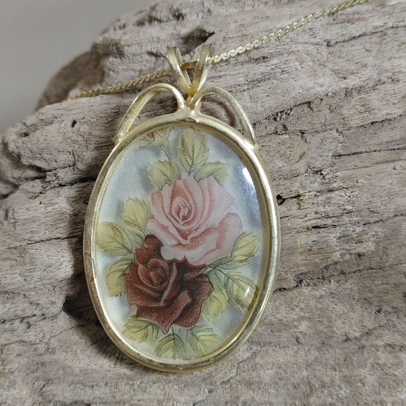 Roses Pendant Necklace 29 Inch Vintage Flowers Oval Pink Red Gold Tone Frame - Picture 1 of 10